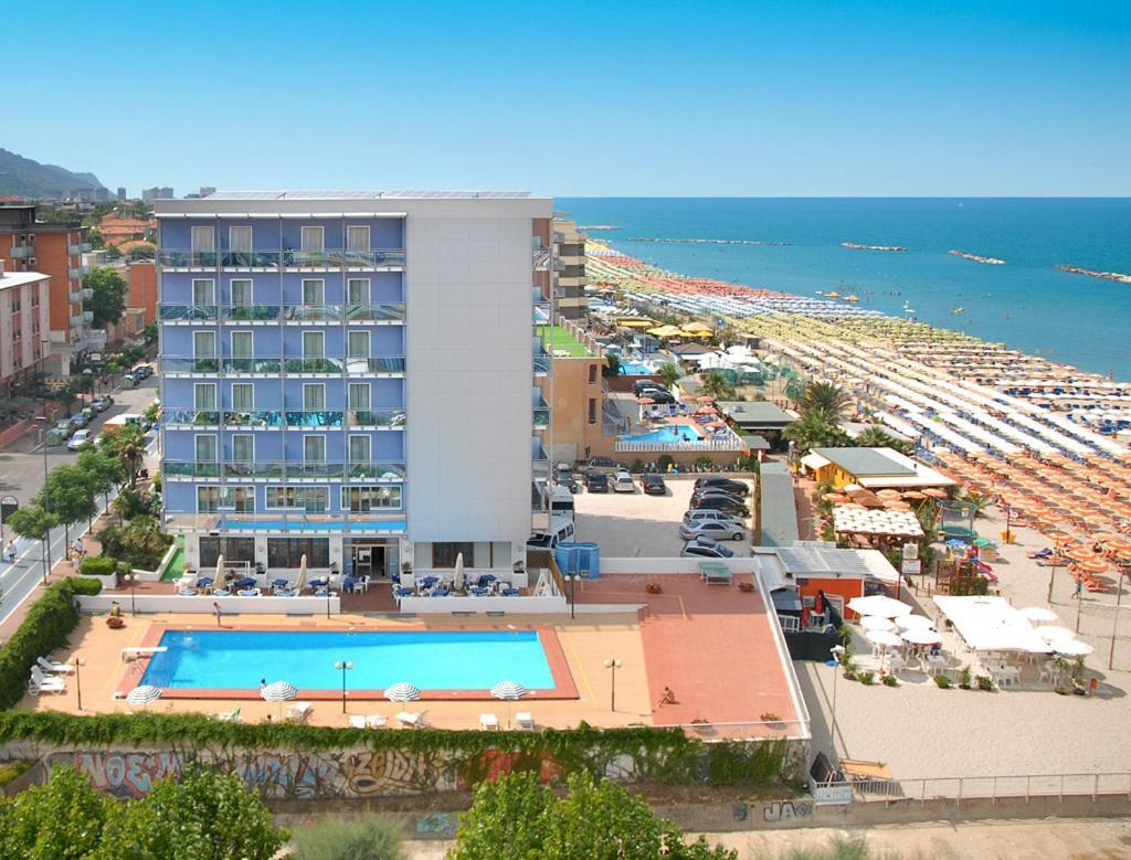 Hotel Majestic Пезаро Экстерьер фото
